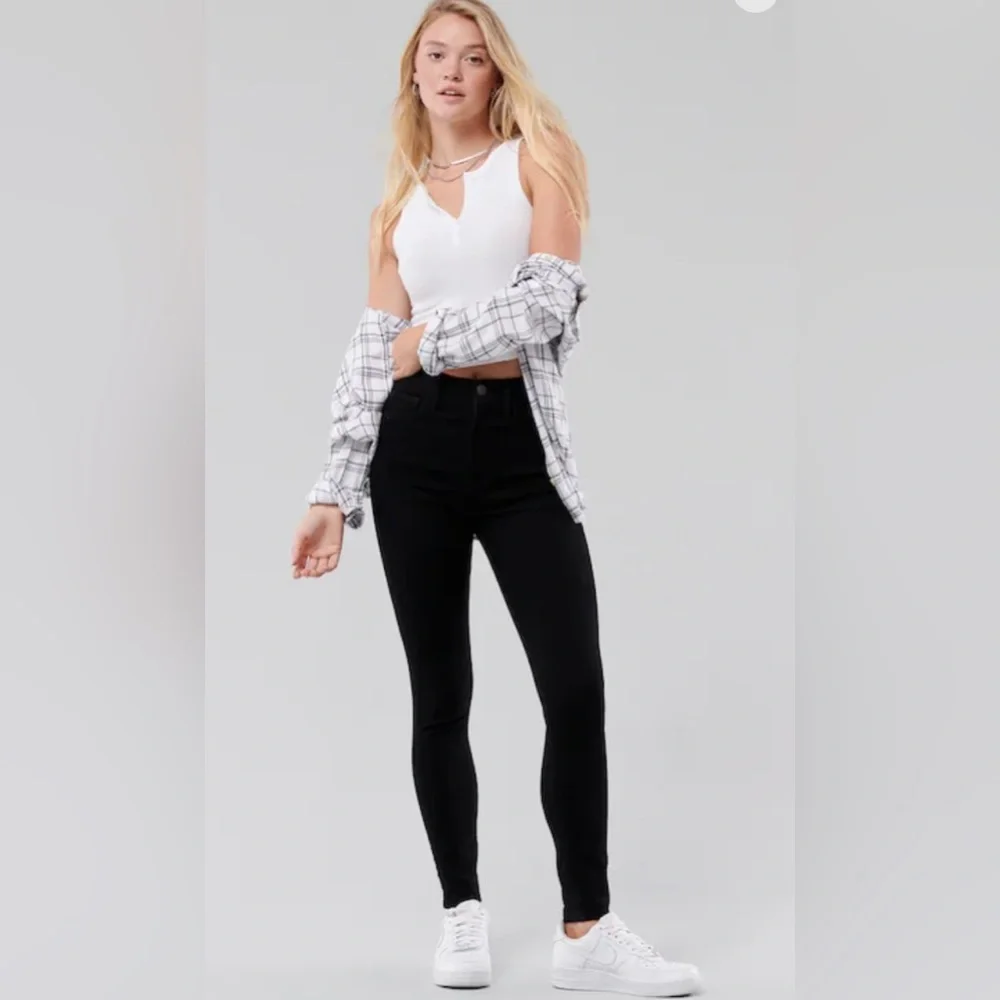 Hollister Women’s Ultra High Rise Super Skinny Jeans Size:3S - W26 L26 - Black - Picture 5 of 7